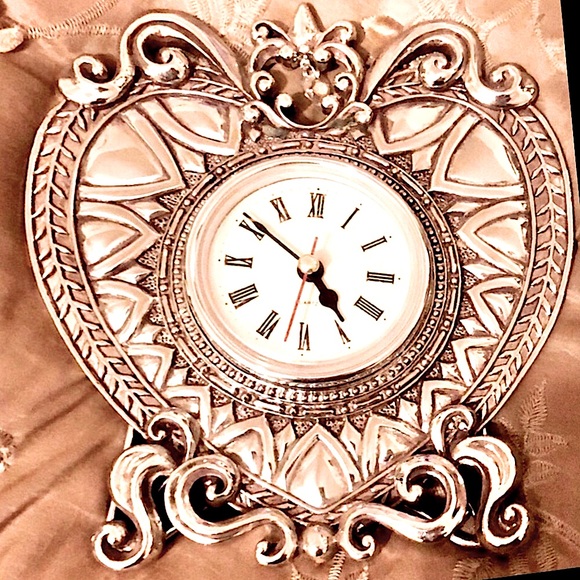AMETHYST ROSE BOUTIQUE Other - SILVER HEART CLOCK  HANG or STAND UP NEW  VINTAGE
